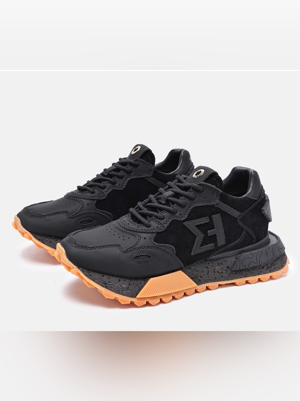 ELHANN.H The NSJ600 is a Sneaker with a Graphic Design, Made of Leather. Size 6